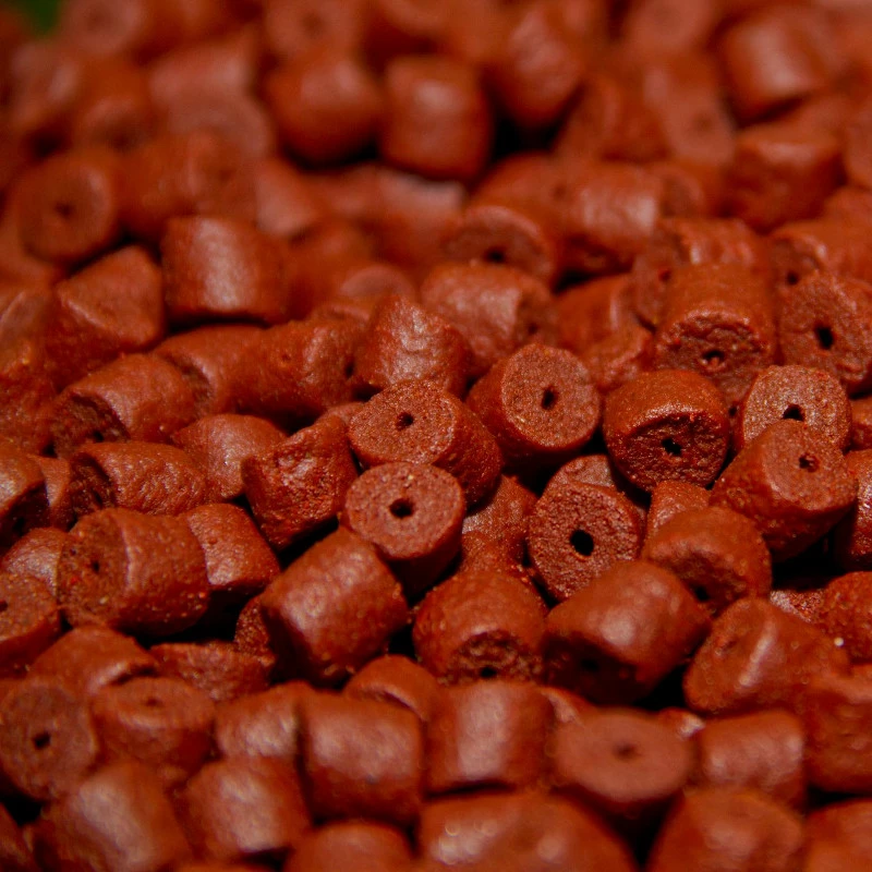 Dynamite Baits Robin Red Pellets Pre-Drilled 900g 2 Dynamite Baits Robin Red Pellets Pre-Drilled 900g - Image 2