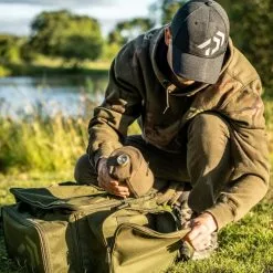 Daiwa Black Widow Low Level Carryall -Rods Shop ekfvcrhx638060968667456323