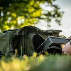 Daiwa Black Widow Low Level Carryall -Rods Shop pfah4jhy638060968667456323